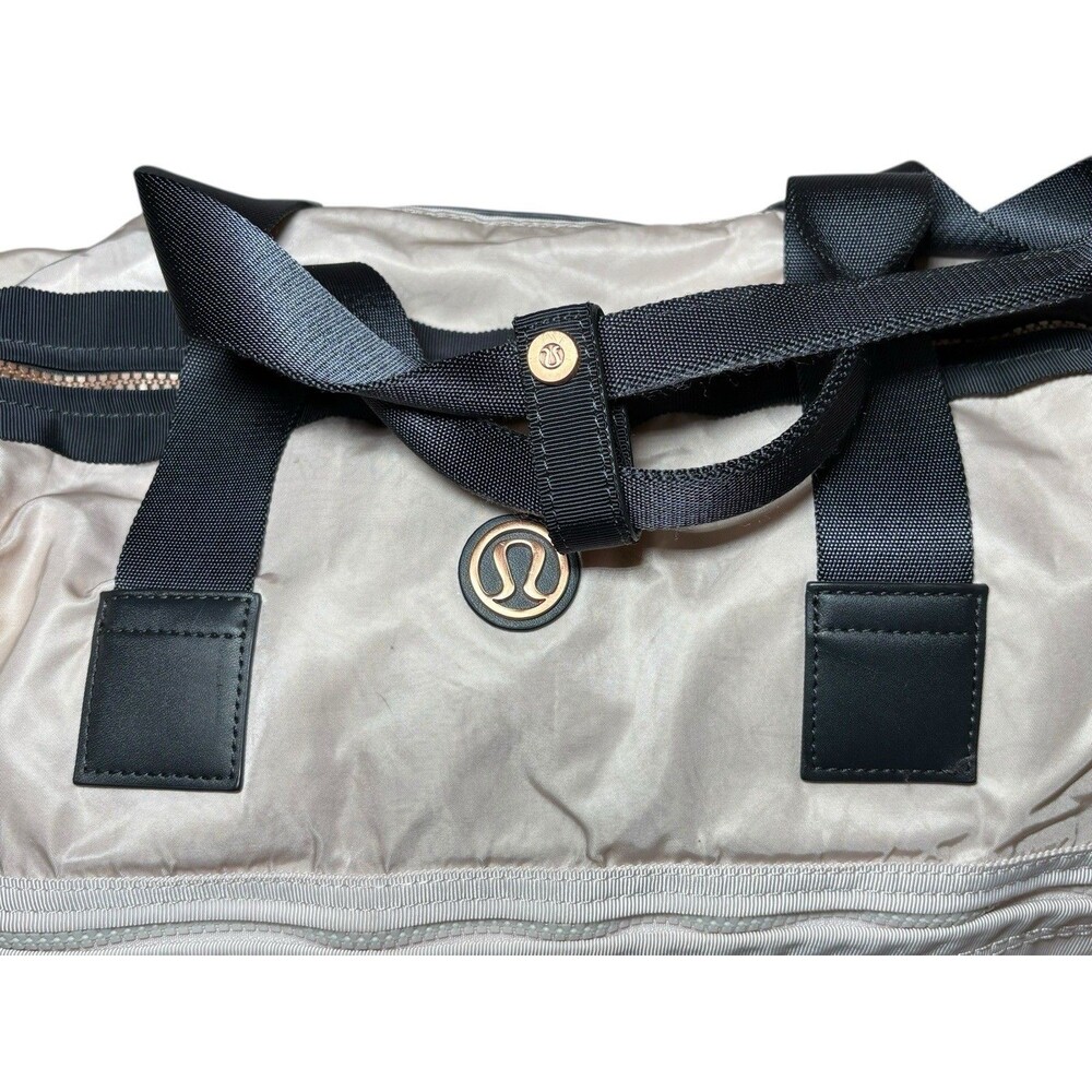 Lululemon Weekend Warrior Bag in Prisma Embossed Neutral Blush Shoulder Travel - Picture 2 of 16